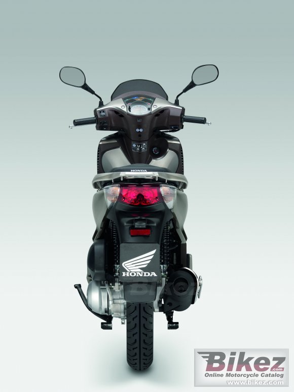 2011 Honda SH150i photo
